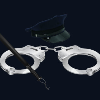 Προσοχή στο κενό μεταξύ «αστυνομοκρατίας», «κανονικότητας», «τάξης κι ασφάλειας». Μην χτυπήσουμε…