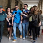 Ισπανία: Αυξήθηκε η ποινή φυλάκισης για δυο από τα μέλη της “Αγέλης των Λύκων” επειδή είχαν τραβήξει βίντεο από τον ομαδικό βιασμό18χρονης