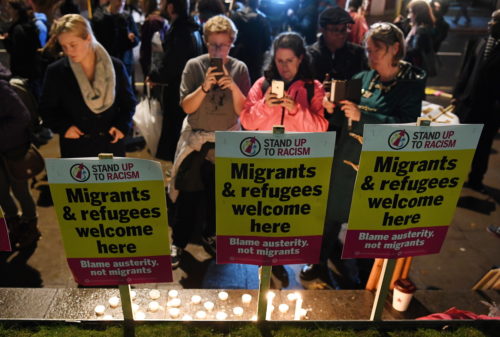 Η βρετανική αστυνομία καλεί υπόπτους να παραδοθούν για την υπόθεση των 39 νεκρών στο φορτηγό