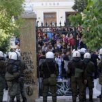 Ποινική δίωξη για δύο πλημμελήματα σε βάρος του φοιτητή της Ιατρικής που συνελήφθη χθες στην ΑΣΟΕΕ