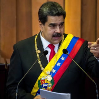 Στήριξη Μαδούρο «στον λαό και την επαναστατική κυβέρνηση της Κούβας»