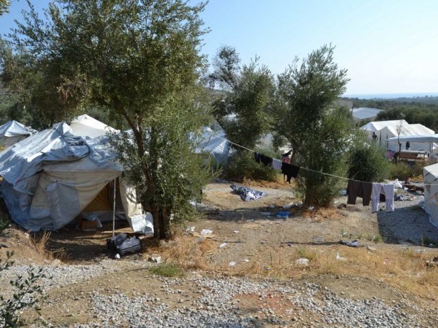 Μυτιλήνη: Νεκρή πρόσφυγας από φωτιά σε κοντέινερ στον καταυλισμό του Καρά Τεπέ