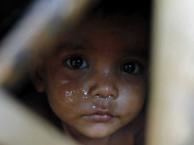 Γενοκτονία των Ροχίνγκια: Η ηγέτιδα της Μιανμάρ, Αούνγκ Σαν Σου Κι, υπερασπίζεται τη χώρα της ενώπιον του δικαστηρίου