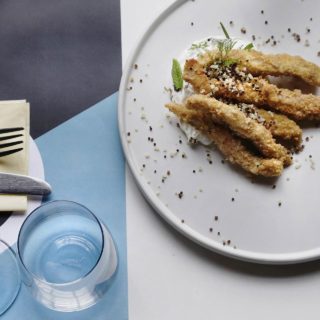 Στα Prosopa οι γεύσεις συνεχίζουν να παίζουν τον πρωταγωνιστικό ρόλο και πλέον φτάνουν και στο σπίτι σας