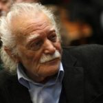 Ο Μανώλης Γλέζος συνεχίζει να νοσηλεύεται στο ΝΙΜΤΣ