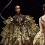 «Η μόδα είναι μια μορφή τέχνης και είναι τόσο στενά συνδεδεμένη με τον χορό» λέει η Iris van Herpen