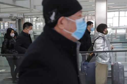 Νέος κοροναϊός: Η επιδημία θα διαρκέσει μήνες, εκτιμούν οι ειδικοί