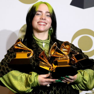 Billie Eilish: Δείτε το νέο τρέιλερ του πολυαναμενόμενου ντοκιμαντέρ για τη ζωή της τραγουδίστριας