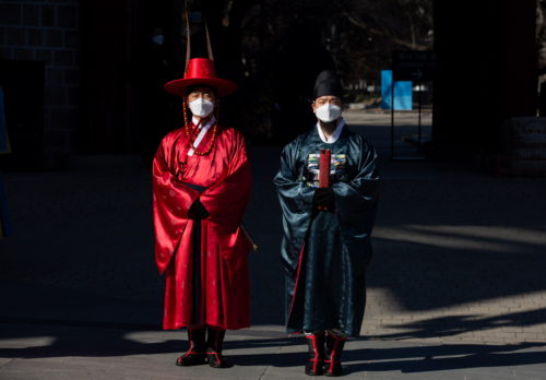 Νέος κοροναϊός: Διαδηλώσεις σε χώρους καραντίνας στη Νότια Κορέα