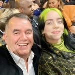 «Συγγνώμη, είστε ο παππούς της Billie Eilish;»