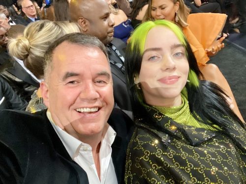 «Συγγνώμη, είστε ο παππούς της Billie Eilish;»