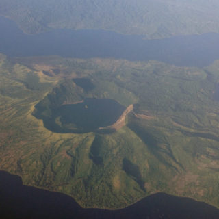 Φιλιππίνες: Κατάσταση συναγερμού μετά το ξύπνημα του ηφαιστείου Τάαλ