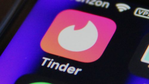 Το Tinder εισάγει το Panic Button