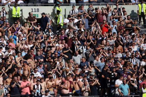 Φίλαθλος της Νιουκάστλ πανηγυρίζει γκολ της ομάδας του μ’ έναν σύντομο αυνανισμό (ΒΙΝΤΕΟ)