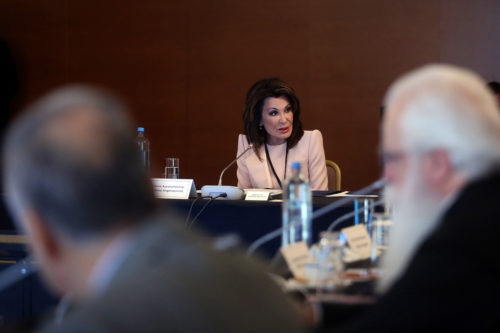 Διευρύνθηκε η Επιτροπή «Ελλάδα 2021», μεταξύ των νέων μελών ο Σαββόπουλος, ο Αλιβιζάτος και η Ευαγγελάτου