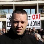 «Έξω οι δολοφόνοι»: Οι νησιώτες έδιωξαν Κασιδιάρη και Λαγό [ΒΙΝΤΕΟ]