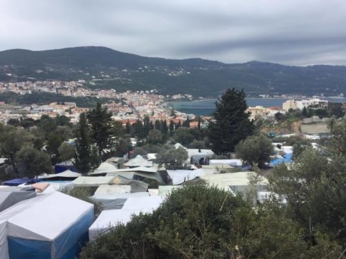 Διεθνής Αμνηστία: «Απαράδεκτες οι συνθήκες διαβίωσης στα hotspots του Αιγαίου»