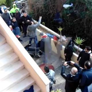 Ξύλο σε άντρες των ΜΑΤ στην Χίο (ΒΙΝΤΕΟ)