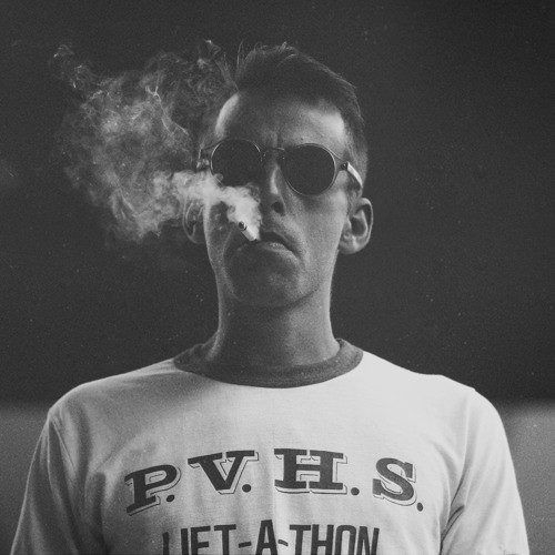 Autarkic και Simple Symmetry στο Ρομάντσο