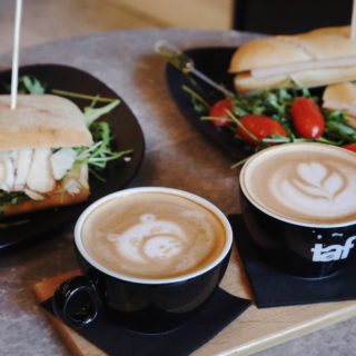 Στο Sorbal θα βρείτε την πιο ωραία μπάρα του Γαλατσίου