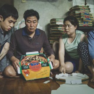 Parasite: οι ταξικές διαφορές γίνονται επικίνδυνο παιχνίδι στη νέα ταινία του Κορεάτη Μπονγκ Τζουν Χο