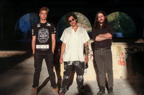 Κυκλοφορεί το νέο άλμπουμ των Bombing the Avenue