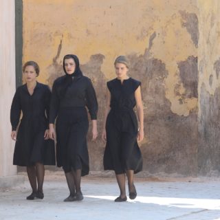 Άγριες Μέλισσες: Όταν η κριτικός θεάτρου της Popaganda αφήνει το σανίδι και πιάνει το «Διαφάνι»