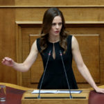 Έφη Αχτσιόγλου: «Μέτρα για να μην πληρώσουν την κρίση οι εργαζόμενοι»