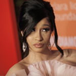 Πώς ένα Instagram βίντεο της Cardi B μετατράπηκε στο πρώτο hit του κορονοϊού