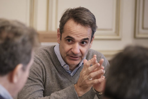 Έβρος: Ποιοι ευρωπαίοι αξιωματούχοι θα πετάξουν σήμερα με ελικόπτερο πάνω από τα σύνορα μαζί με τον Κυριάκο Μητσοτάκη