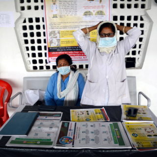 Ινδία: Ξεπέρασαν τις 300.000 οι θάνατοι εξαιτίας της Covid-19