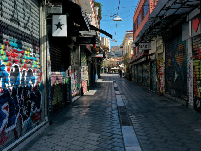 Τι σημαίνουν τα νέα μέτρα για τον εργαζόμενο; Ρωτήσαμε μια εργατολόγο για να μάθουμε.