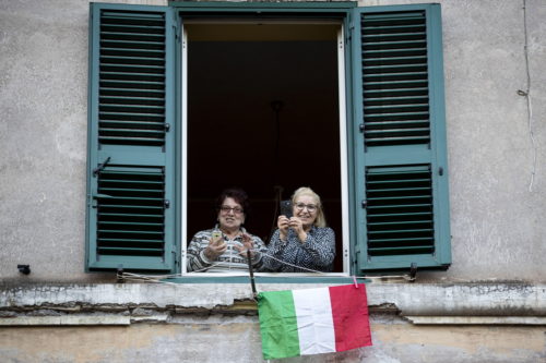 Στην Ιταλία έτοιμοι να υιοθετήσουν το «μοντέλο Νότιας Κορέας» κατά του κορονοϊού