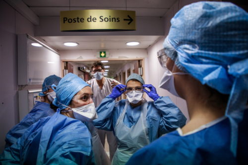 Γαλλία: Το Παρίσι θα στείλει οξυγόνο και εξοπλισμό στην Ινδία