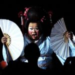 Η πανδημία οδηγεί στο διαδίκτυο τα drag shows