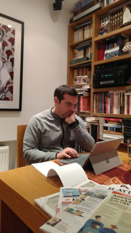 Αλέξης Τσίπρας: «Βγαίνουμε από το σπίτι μόνο όταν είναι απαραίτητο»