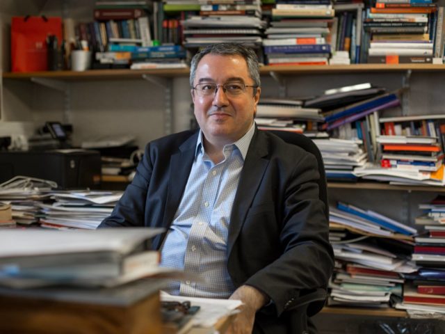 Κορονοϊός: Η πρόταση του Ηλία Μόσιαλου για τον έλεγχο της πανδημίας