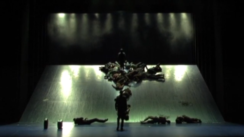 Δείτε δωρεάν ολόκληρη την ιστορική παράσταση «2» του Δημήτρη Παπαϊωάννου