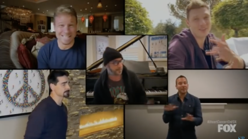 Οι Backstreet Boys μας τραγουδούν “I Want It That Way” από τα σαλόνια τους [ΒΙΝΤΕΟ]