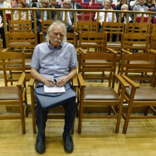 Μανώλης Γλέζος: Ένας θάνατος που μας κλόνισε περισσότερο από το φόβο του θανάτου