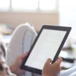 4 ελληνικοί εκδοτικοί οίκοι προσφέρουν ελεύθερα e-books και audio-books