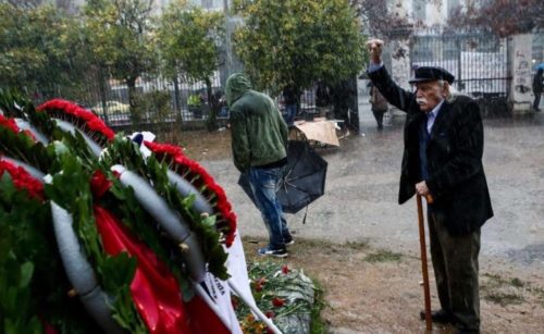 Πέθανε ο Μανώλης Γλέζος