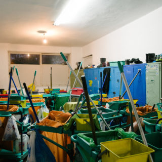 Οι καθαρίστριες του Ευαγγελισμού φοβούνται την πανδημία και την ανεργία