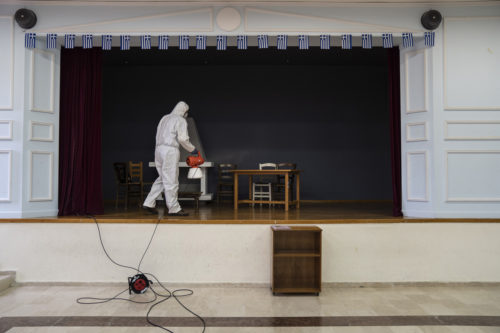 Ελλάδα-Κορωνοϊός: Κρούσματα εντοπίστηκαν σε παιδικό σταθμό και γυμνάσιο στα Τρίκαλα