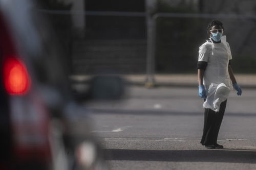 Βρετανία-Kορονοϊός: Αυξάνεται η πίεση στην κυβέρνηση για διενέργεια περισσότερων τεστ