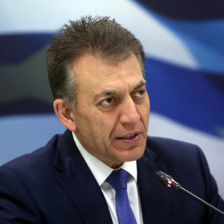 Ελλάδα-Κορονοϊός: Πότε θα καταβληθεί το επίδομα των 800 και το δώρο Πάσχα