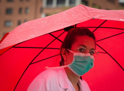 Ισπανία-Κορονοϊός: Τα τηλεφωνήματα στη γραμμή βοήθειας για τα θύματα ενδοικογενειακής βίας αυξήθηκαν