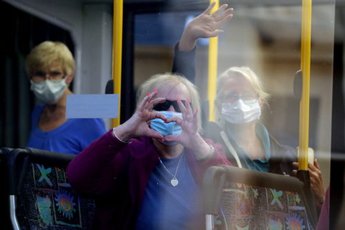 O Κορονοϊός φαίνεται ότι ακύρωσε την Πρωταπριλιά σε όλο τον κόσμο