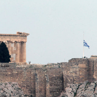 Οπαδοί του Ολυμπιακού εισέβαλαν στην Ακρόπολη και ήθελαν να ανεβάσουν πανό