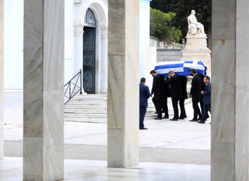 Το τελευταίο αντίο στον Μανώλη Γλέζο